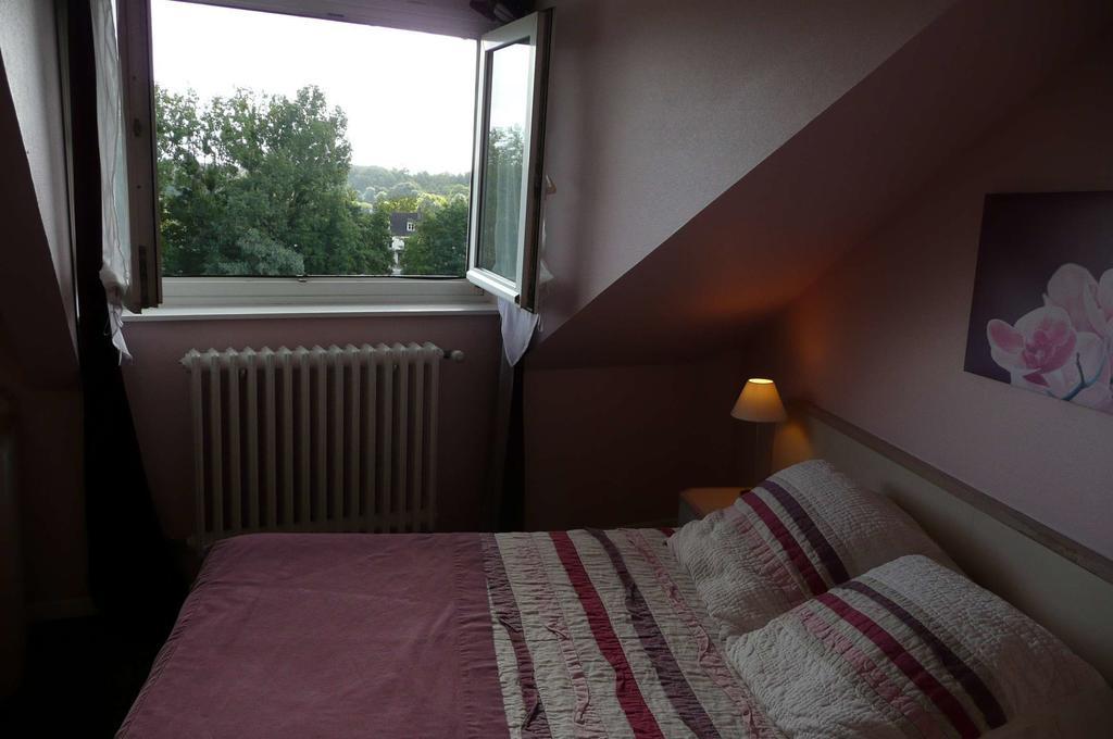 Hotel De L'Oise Saint-Leu-d'Esserent Room photo